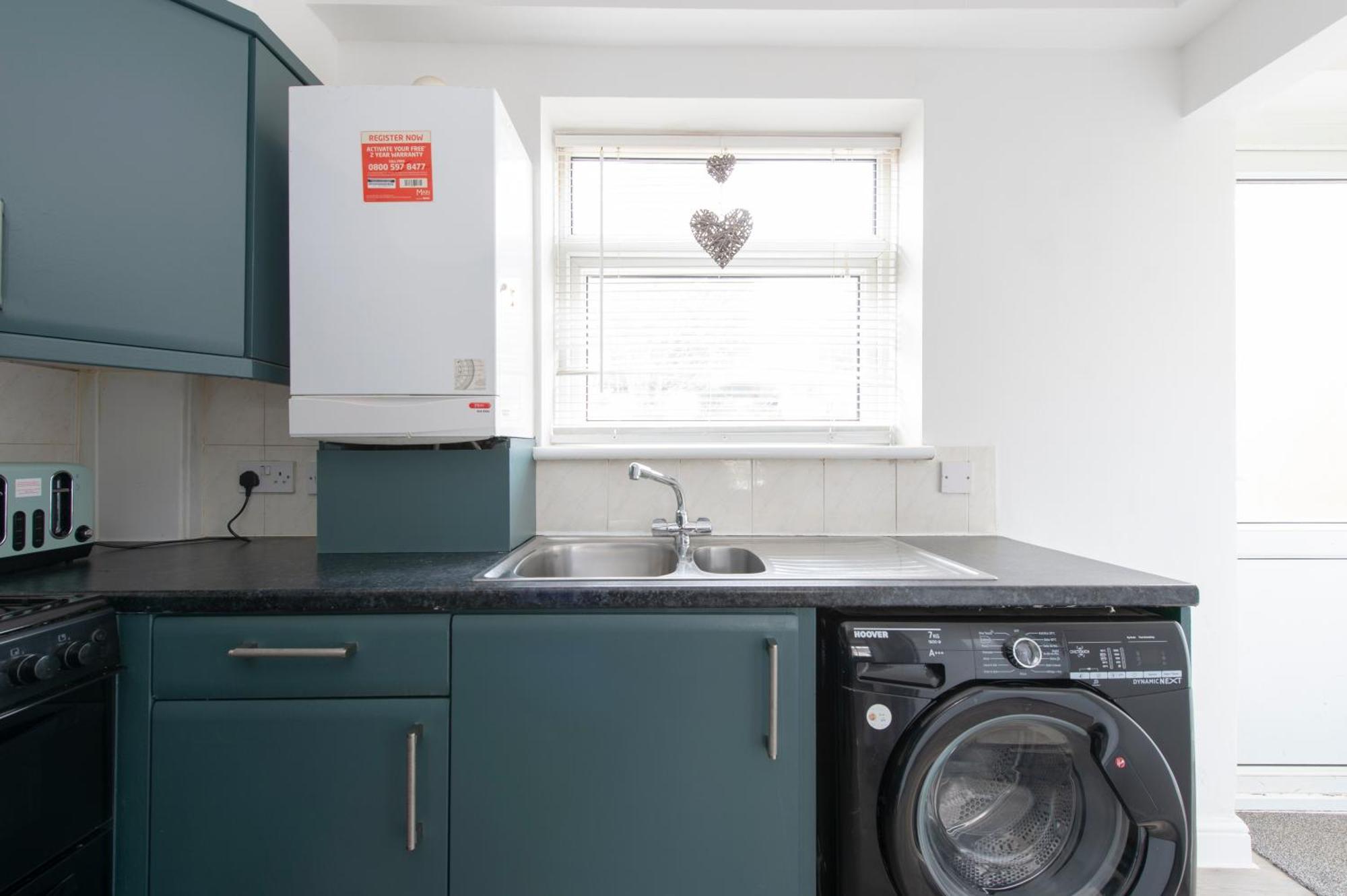 3 Bed House In Rochester 4 Beds Sleeps 7 Wainscot Экстерьер фото